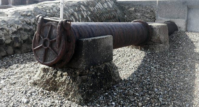 This image has an empty alt attribute; its file name is 1a-1.jpg